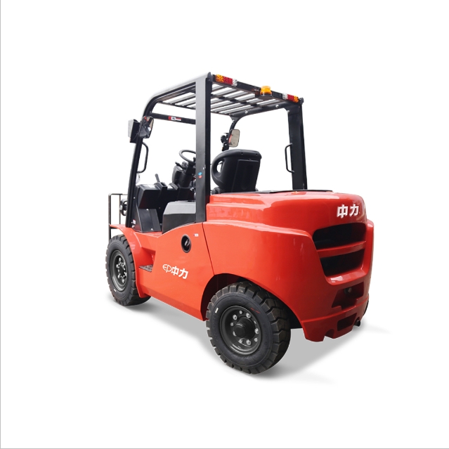 4.5T/5T級(jí)內(nèi)燃叉車